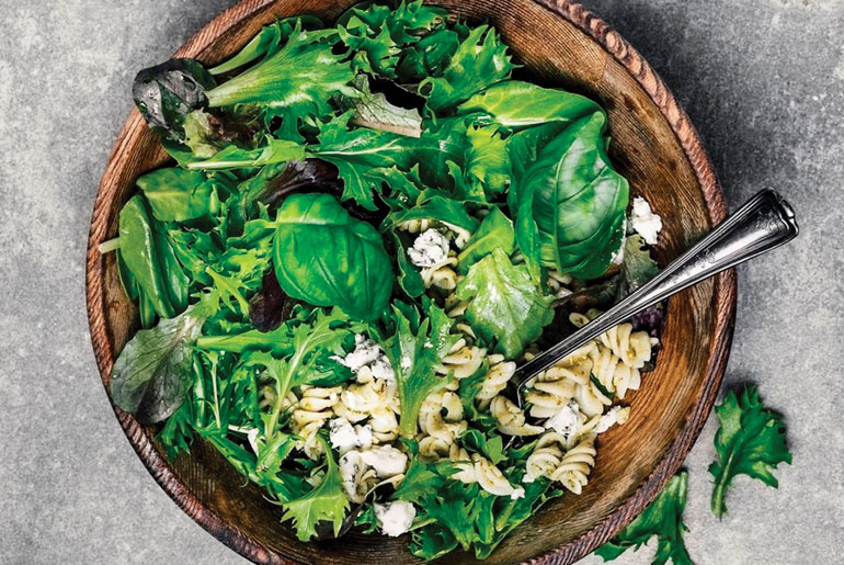 Pasta With Spinach And Salad