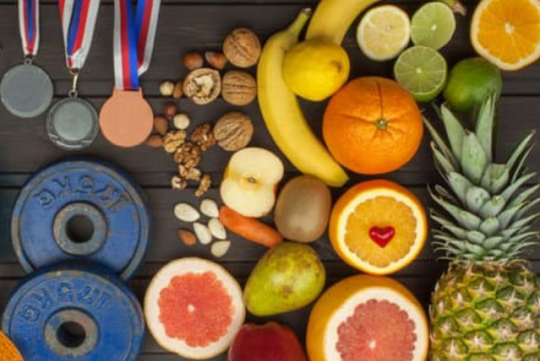 Huy chương và trái cây